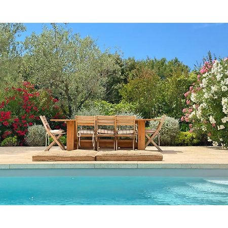 Les Jardins De Sitaara Bed & Breakfast Cucuron Dış mekan fotoğraf