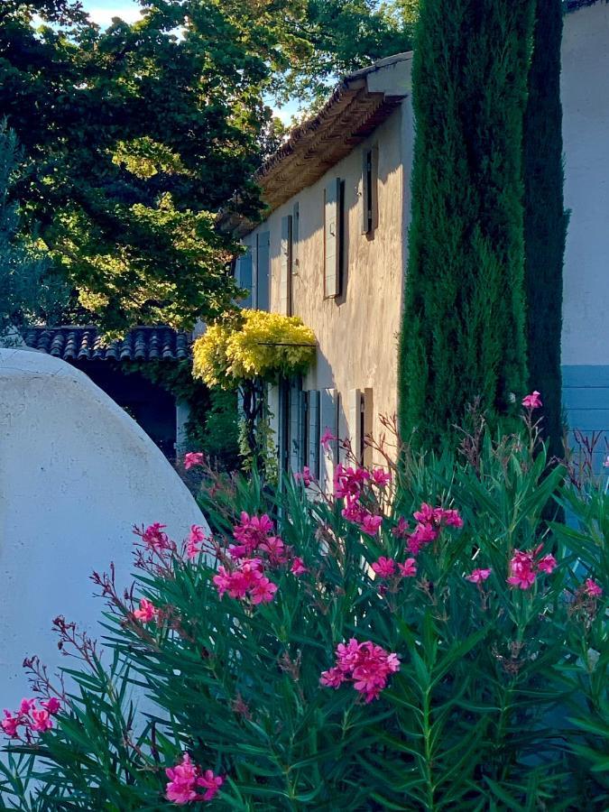 Les Jardins De Sitaara Bed & Breakfast Cucuron Dış mekan fotoğraf