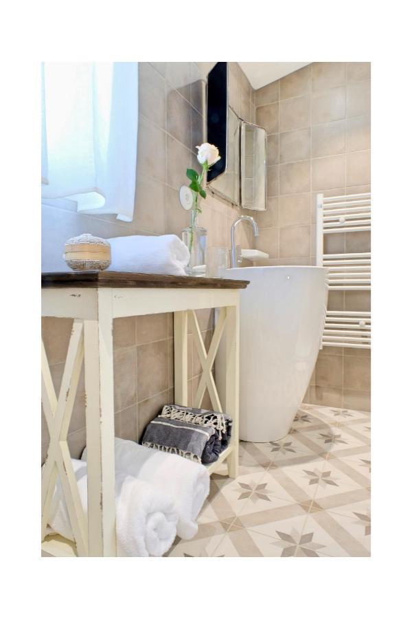 Les Jardins De Sitaara Bed & Breakfast Cucuron Dış mekan fotoğraf