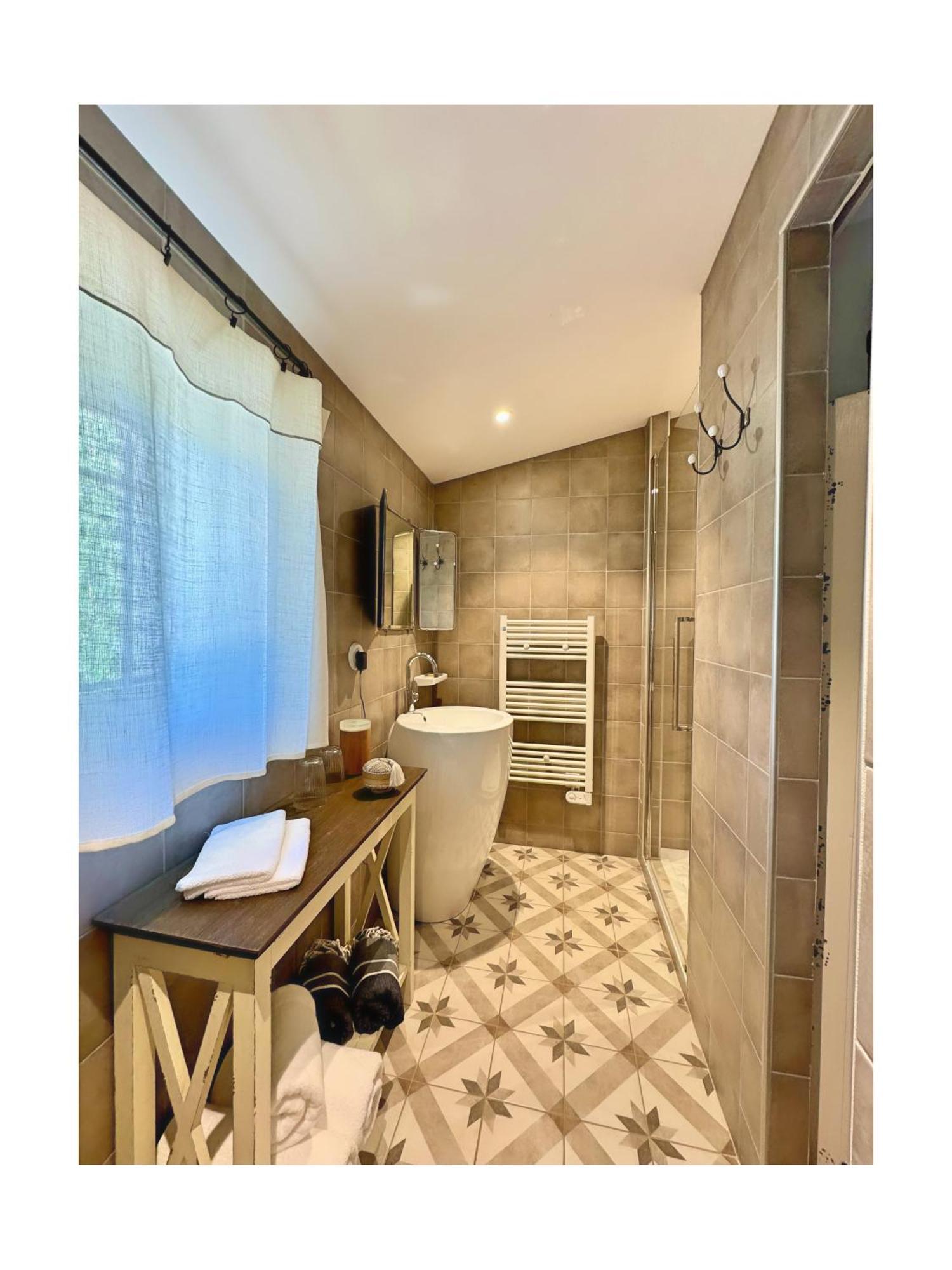 Les Jardins De Sitaara Bed & Breakfast Cucuron Dış mekan fotoğraf