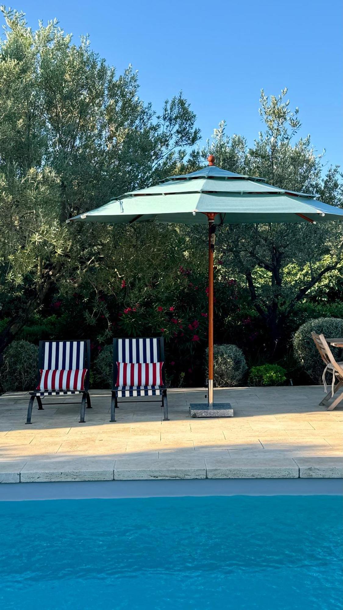 Les Jardins De Sitaara Bed & Breakfast Cucuron Dış mekan fotoğraf